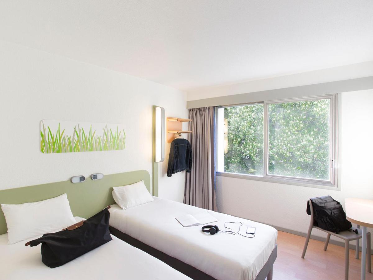 Ibis Budget Pau Lescar Esterno foto