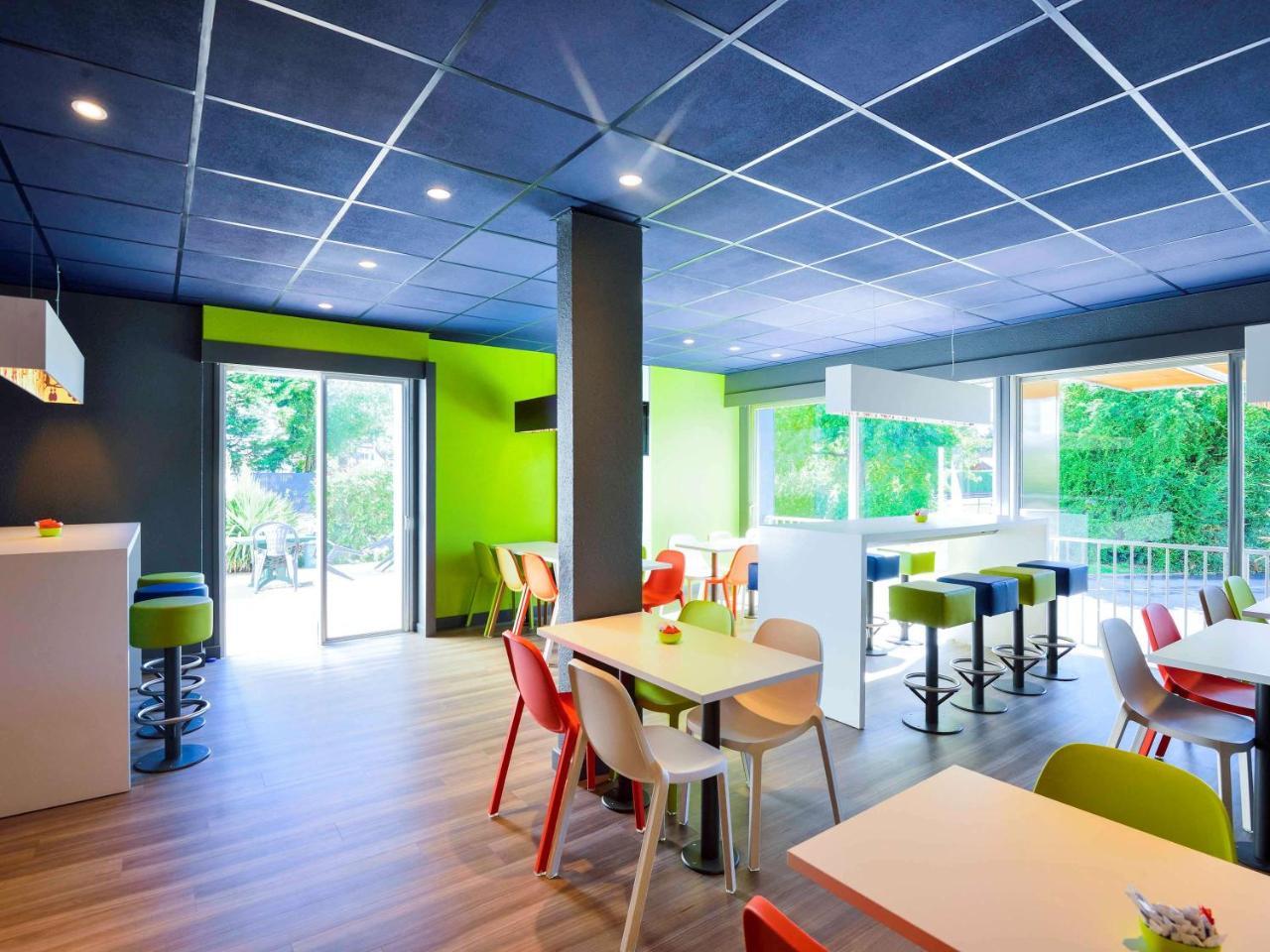 Ibis Budget Pau Lescar Esterno foto