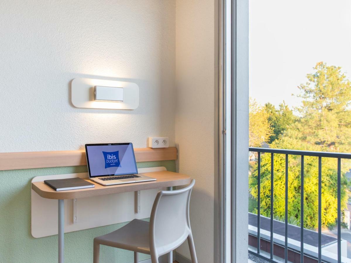 Ibis Budget Pau Lescar Esterno foto