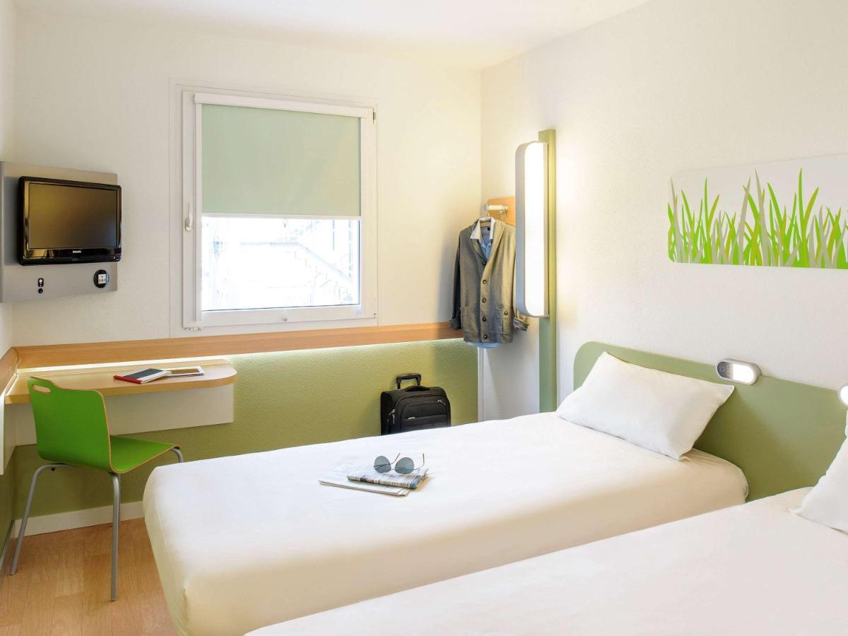 Ibis Budget Pau Lescar Esterno foto