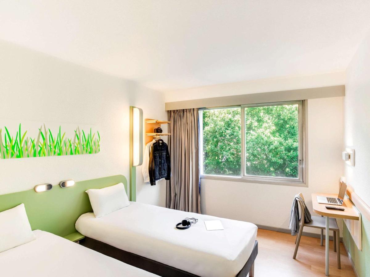 Ibis Budget Pau Lescar Esterno foto